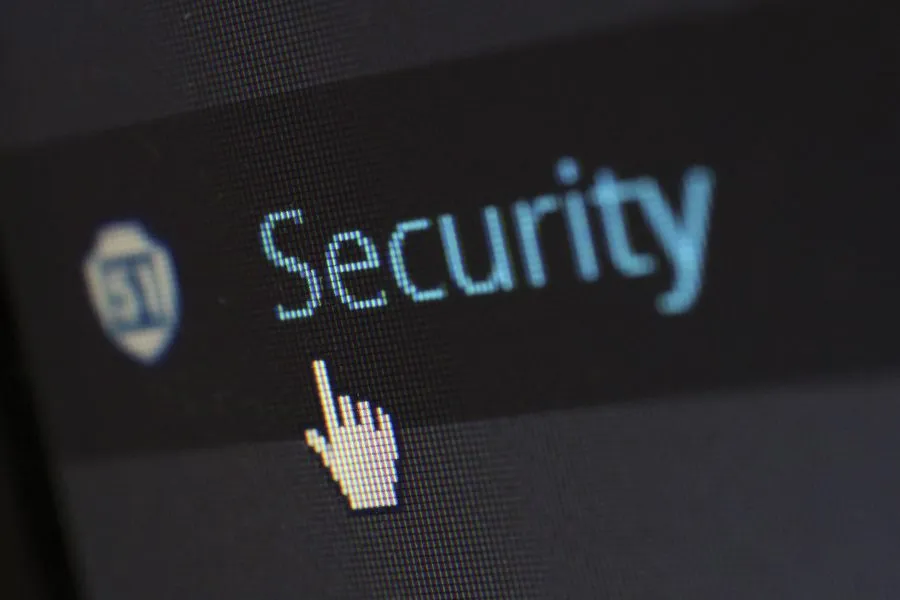Adware – co to jest i jak się przed nim chronić?